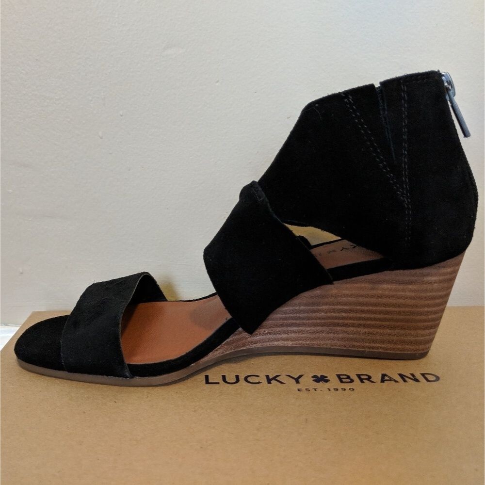 NEW Lucky Brand Tammanee Suede Sandals